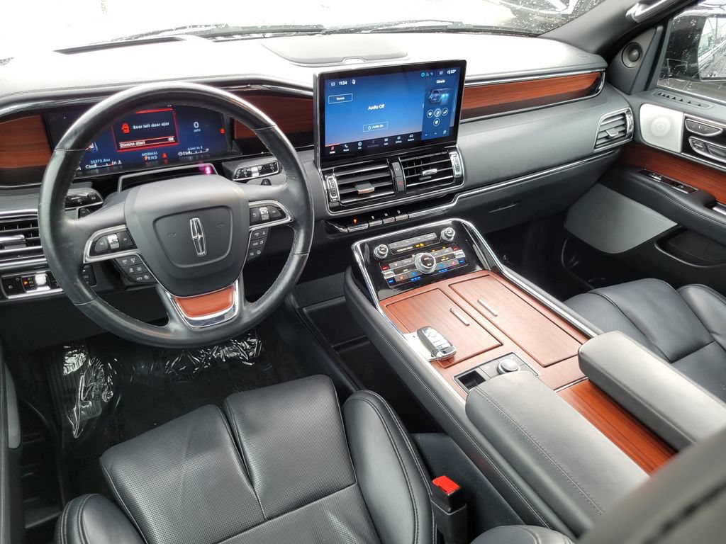 Used 2024 Lincoln Navigator Reserve AWD/4WD image 23