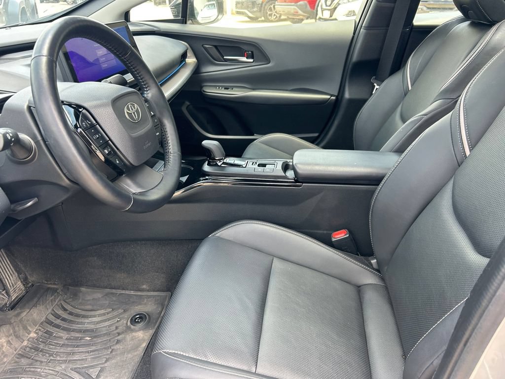 Used 2024 Toyota Prius XLE FWD image 11