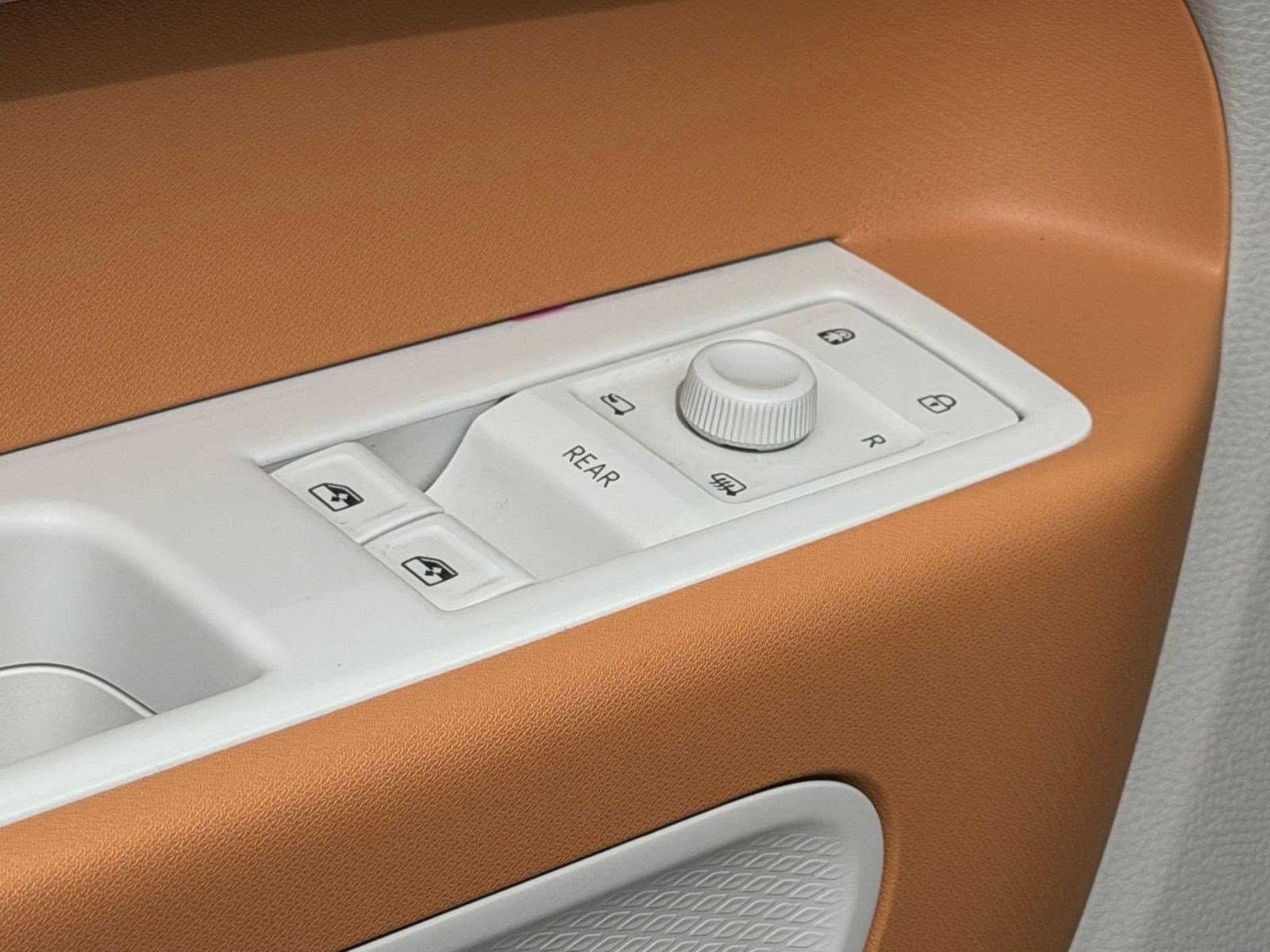 Certified 2025 Volkswagen ID. Buzz Pro S Plus RWD image 12