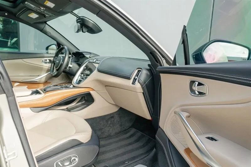 Used 2023 Aston Martin DBX 707 image 15