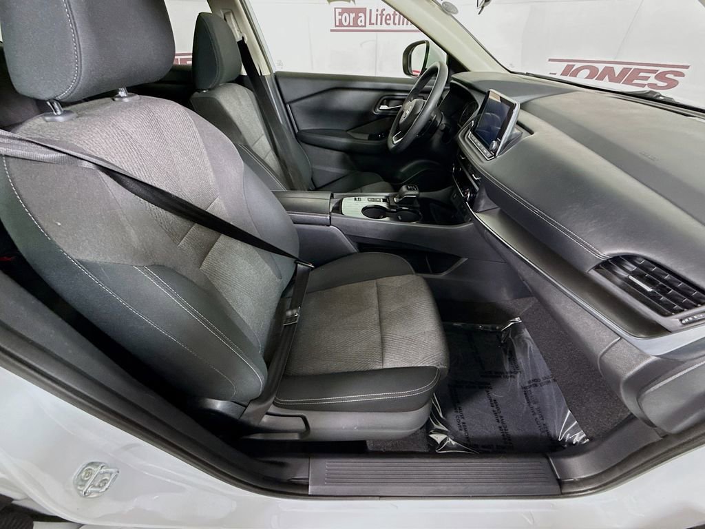 Certified 2024 Nissan Rogue SV image 30