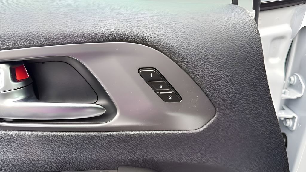 New 2026 Chrysler Pacifica Select image 23