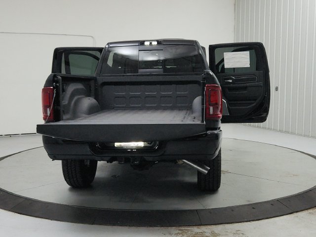 New 2026 RAM 2500 Laramie AWD/4WD image 15