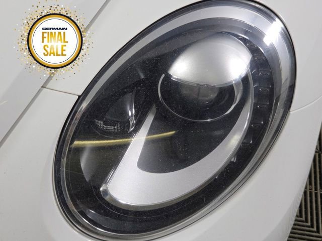 Used 2014 Volkswagen Beetle R-Line image 11