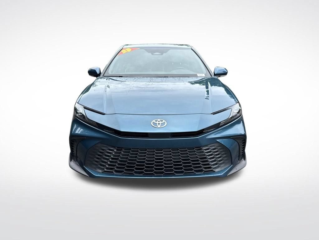 Used 2025 Toyota Camry Hybrid FWD image 2