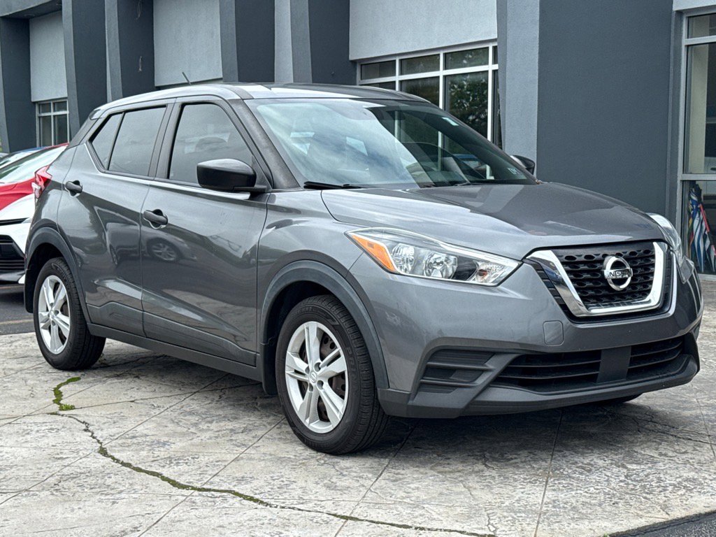 Used 2020 Nissan Kicks S image 1