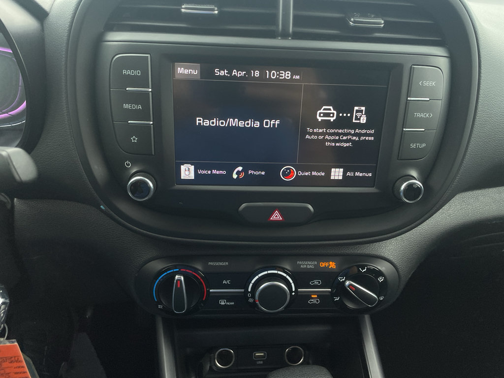 Used 2025 Kia Soul LX w/ LX Technology Package FWD image 15