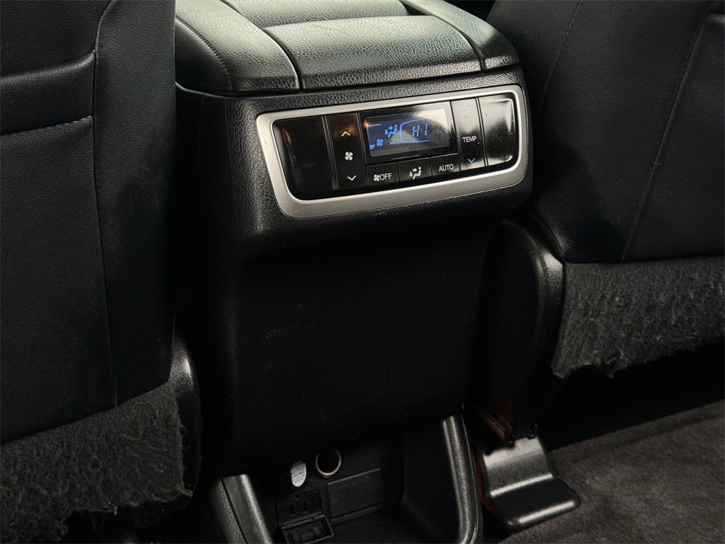 Used 2014 Toyota Highlander Limited image 38