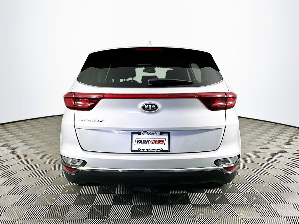 Used 2022 Kia Sportage LX image 9
