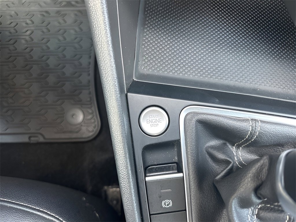 Used 2024 Volkswagen Jetta SE image 22