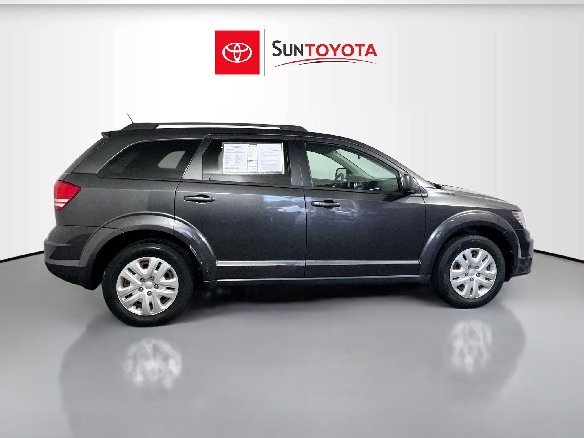 Used 2018 Dodge Journey SE image 2