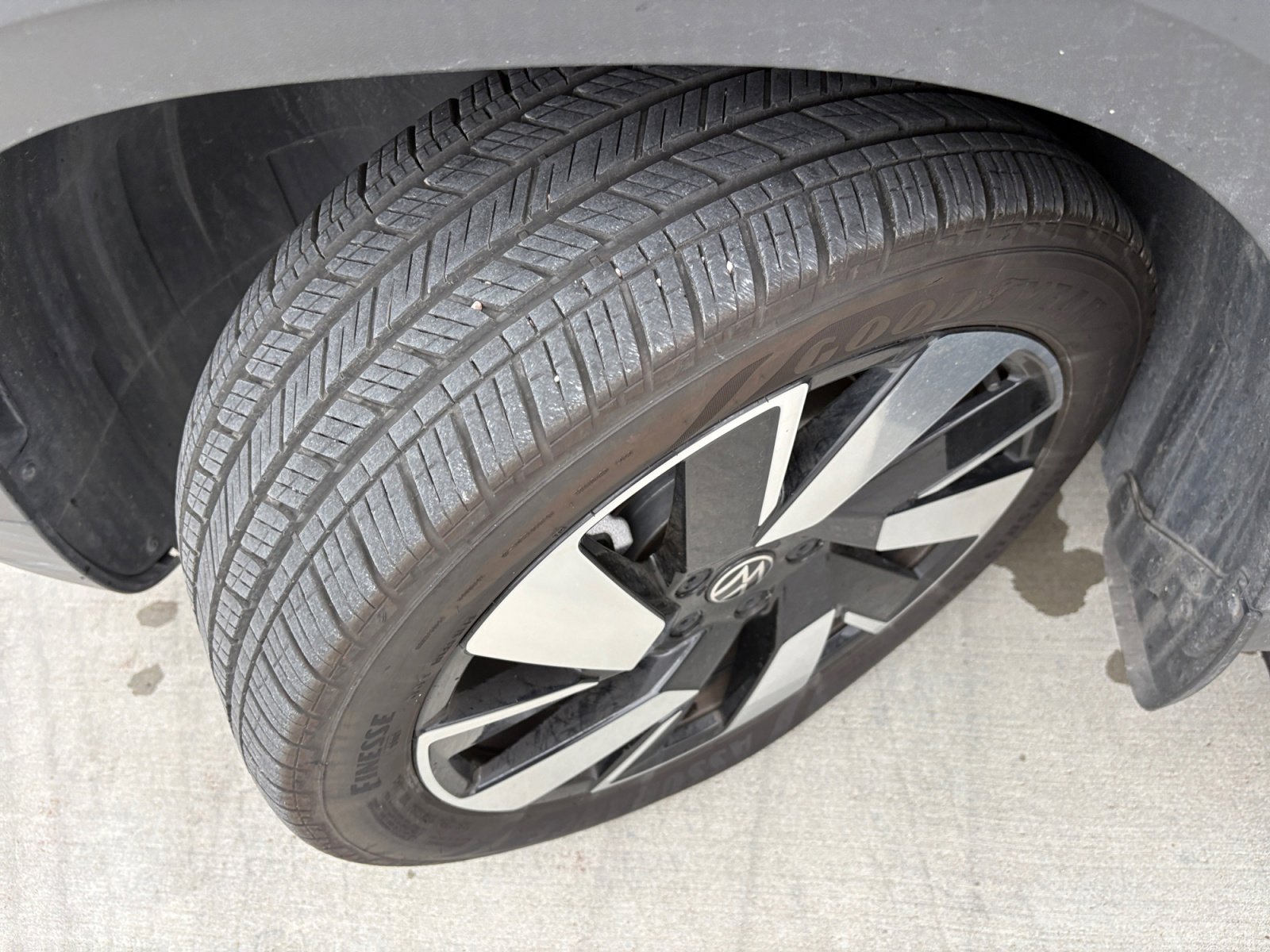 Certified 2024 Volkswagen Taos SEL image 20