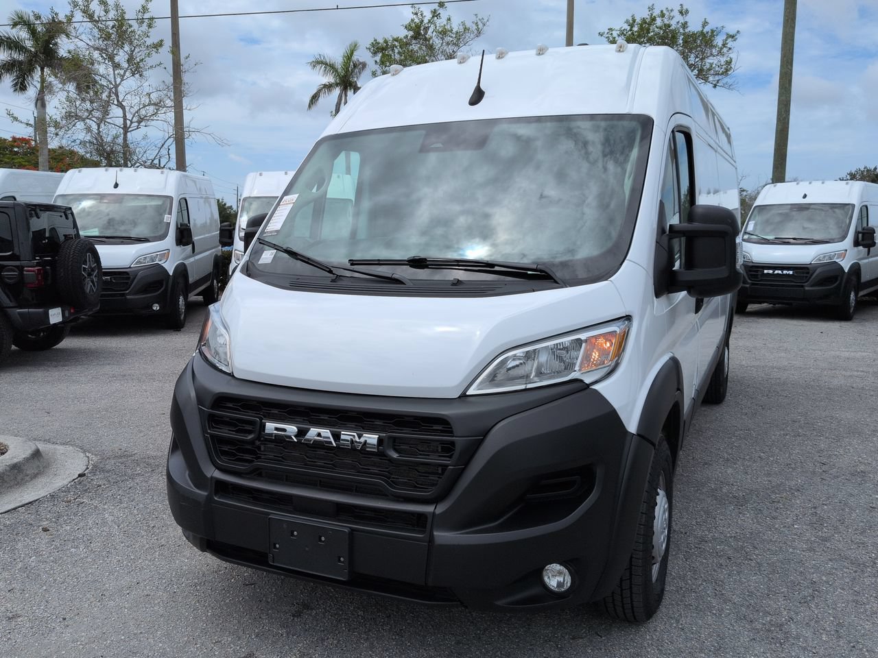 Used 2025 RAM ProMaster 3500 w/ Convenience Group FWD image 9