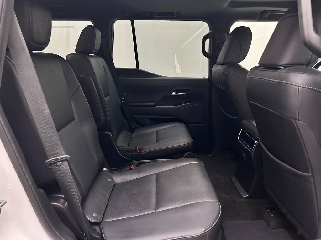 Used 2024 Lexus GX 550 w/ Accessory Package (Z1) image 17