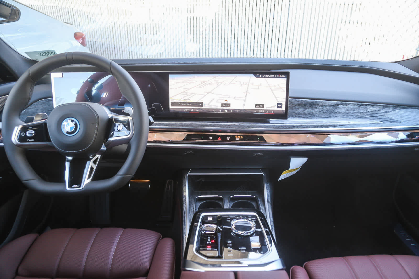 Used 2026 BMW 750e xDrive 750e xDrive w/ Premium Package image 9