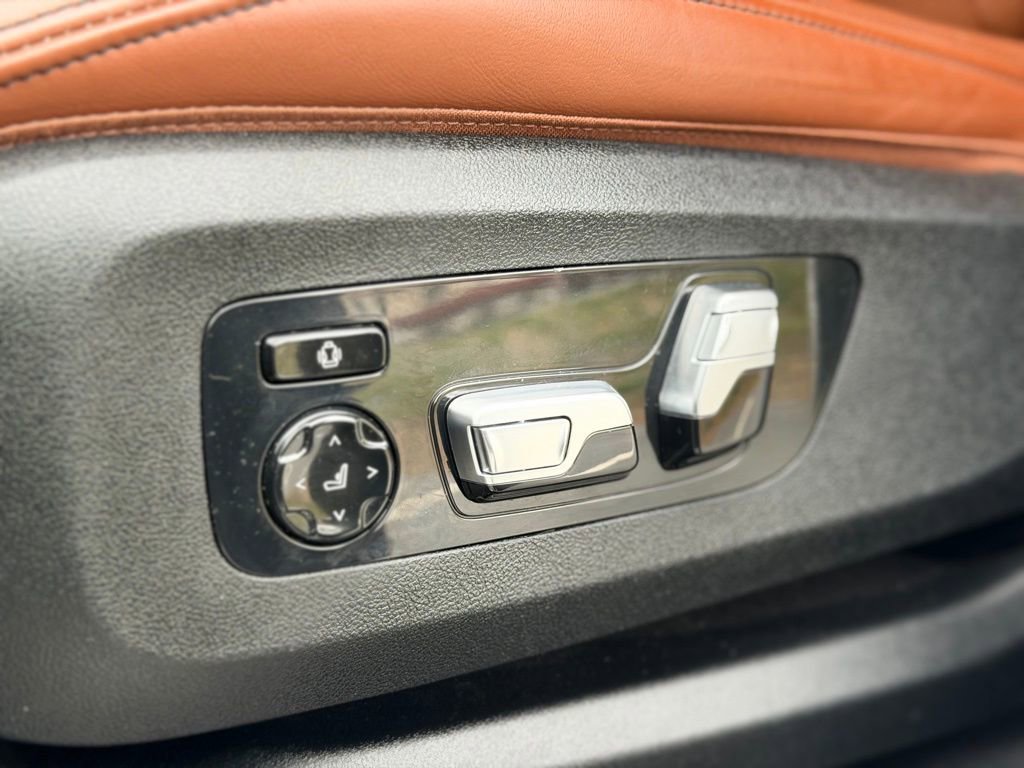 Certified 2023 BMW X7 xDrive40i w/ Premium Package image 17