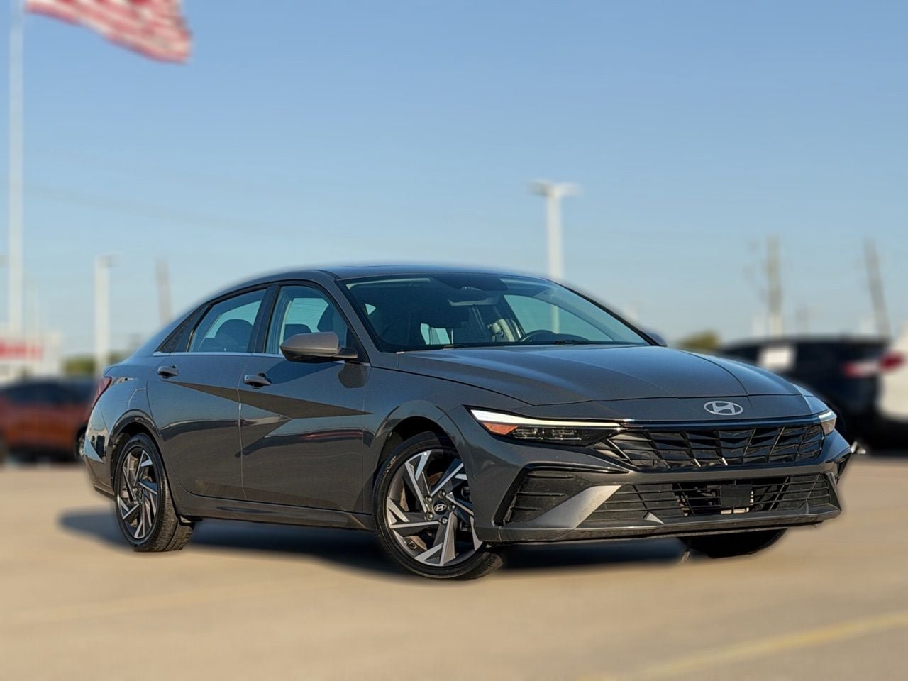 Used 2025 Hyundai Elantra SEL FWD image 2