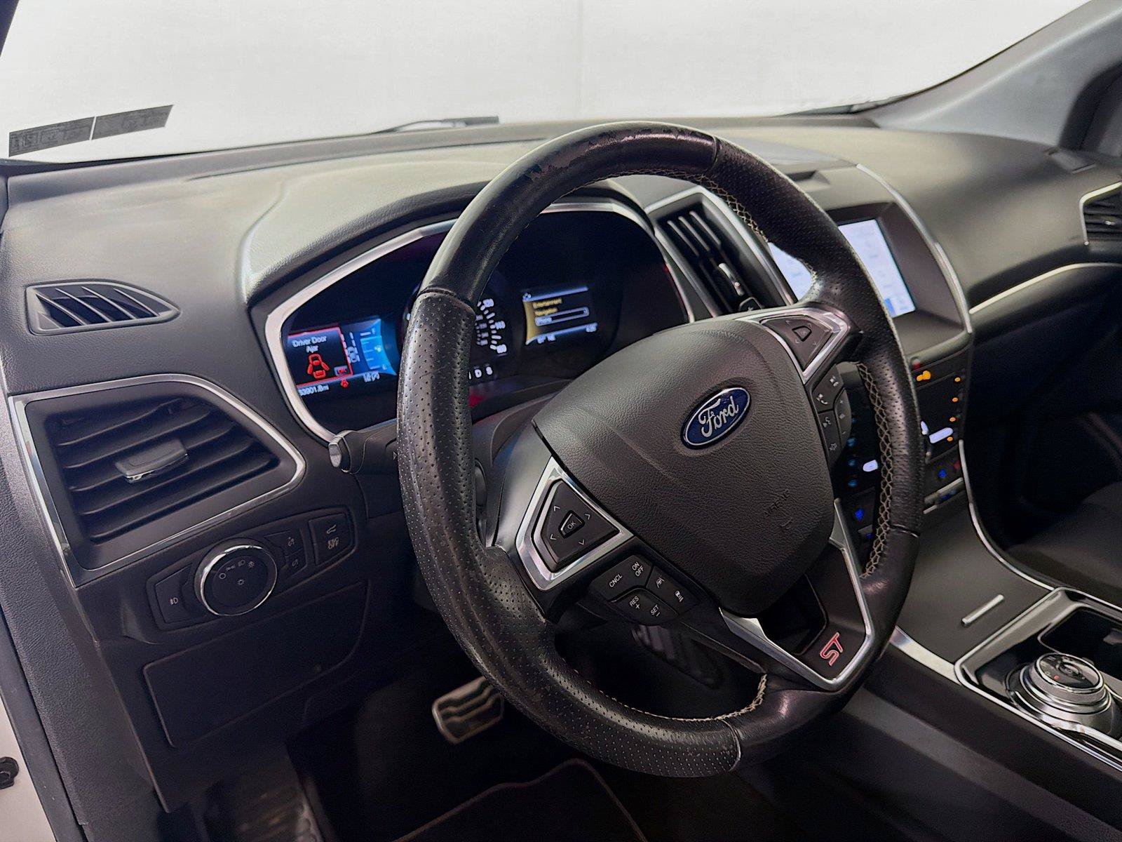 Used 2020 Ford Edge ST w/ Equipment Group 401A AWD/4WD image 16
