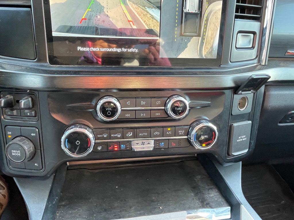 Used 2024 Ford F350 Lariat image 21