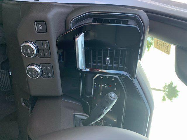 New 2026 GMC Sierra 3500 SLT w/ SLT Convenience Package AWD/4WD image 19