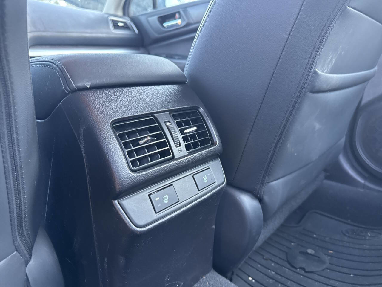 Used 2016 Subaru Legacy 2.5i Limited AWD/4WD image 12