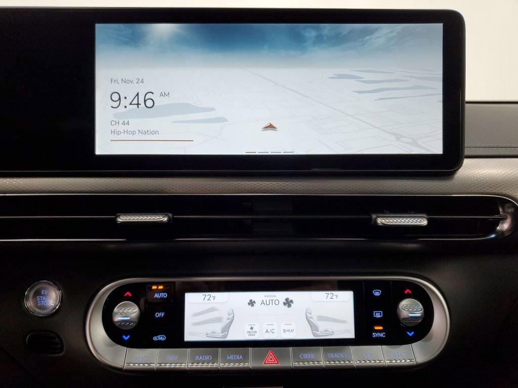 New 2024 Genesis GV60 Advanced image 27