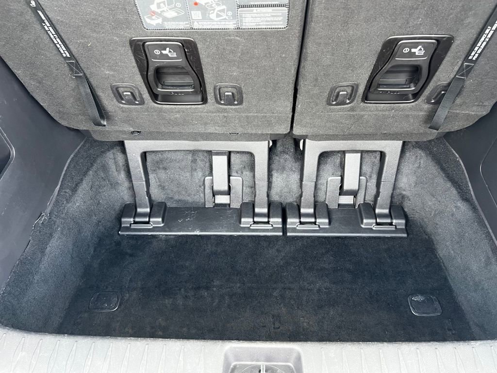 Used 2024 Kia Carnival LX image 16