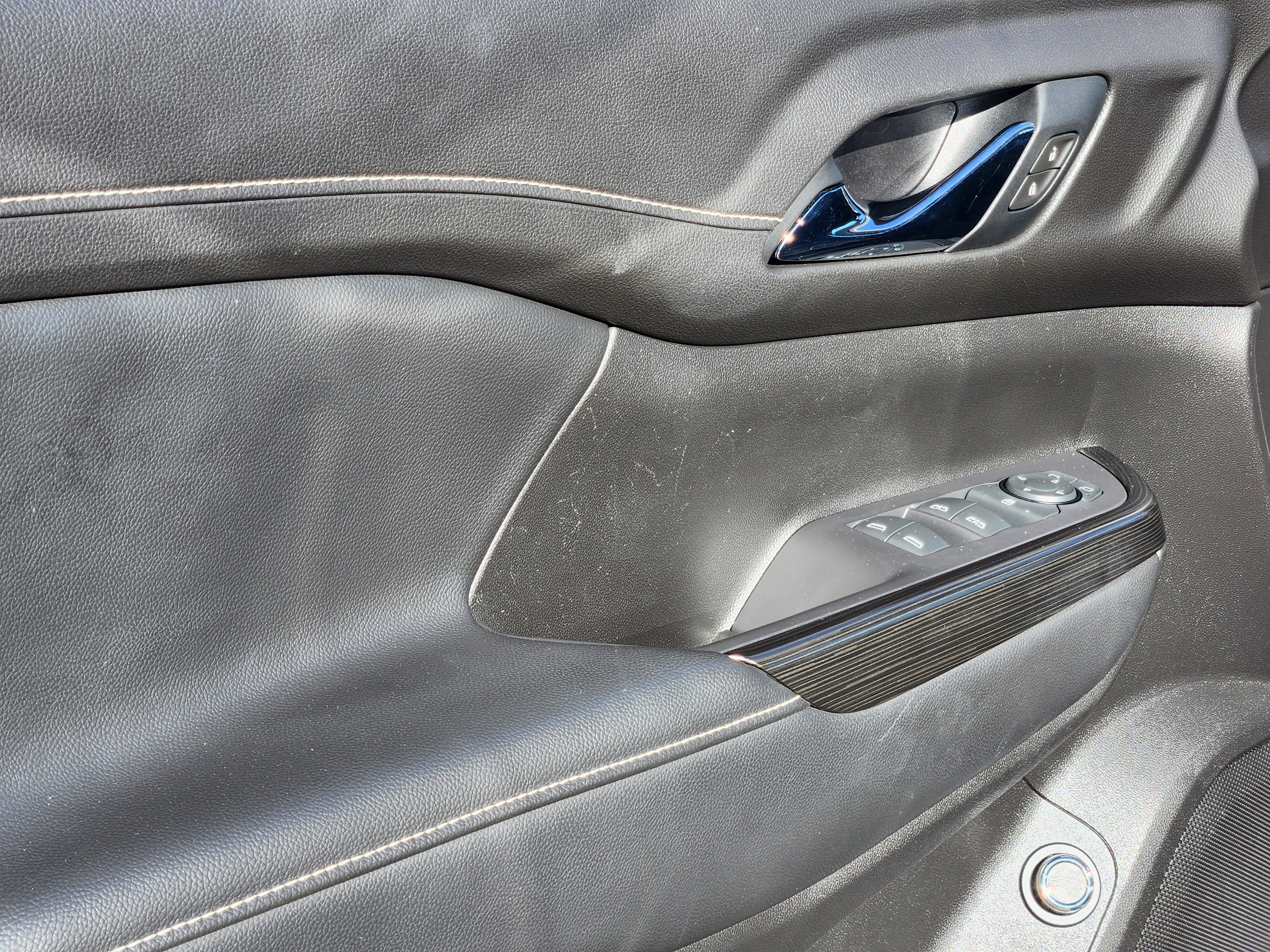 Used 2021 GMC Acadia SLT w/ LPO, Bright Accent Package image 19