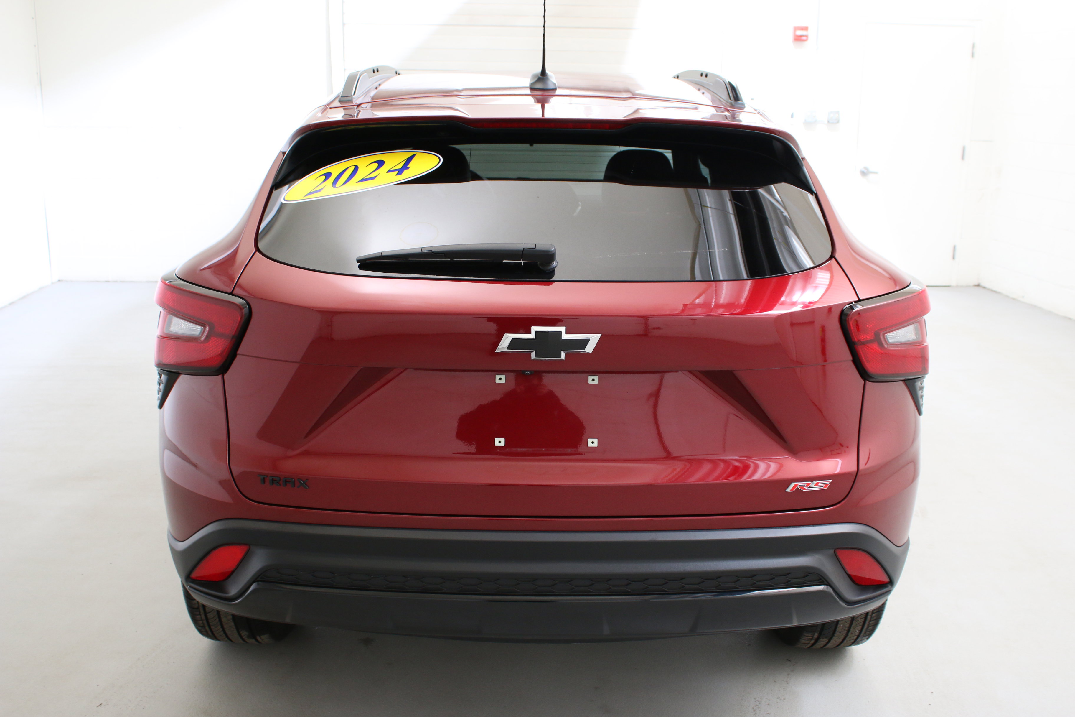 Used 2024 Chevrolet Trax RS w/ Sunroof Package image 7