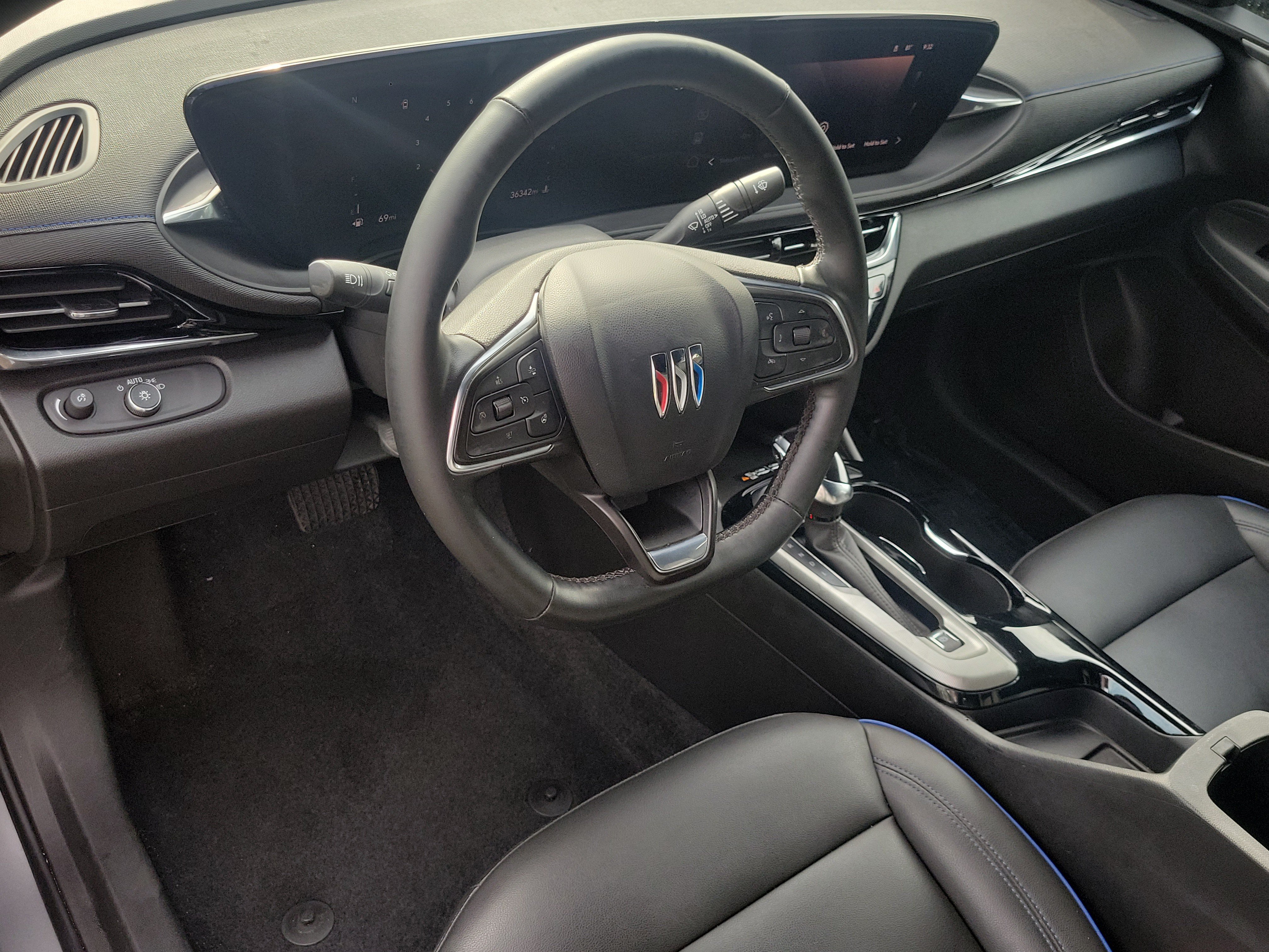 Used 2024 Buick Envista Sport Touring w/ Convenience I Package FWD image 17