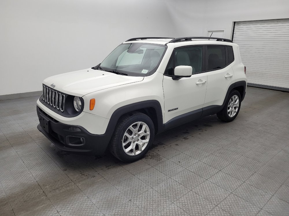 Used 2017 Jeep Renegade Latitude w/ Popular Equipment Group image 2