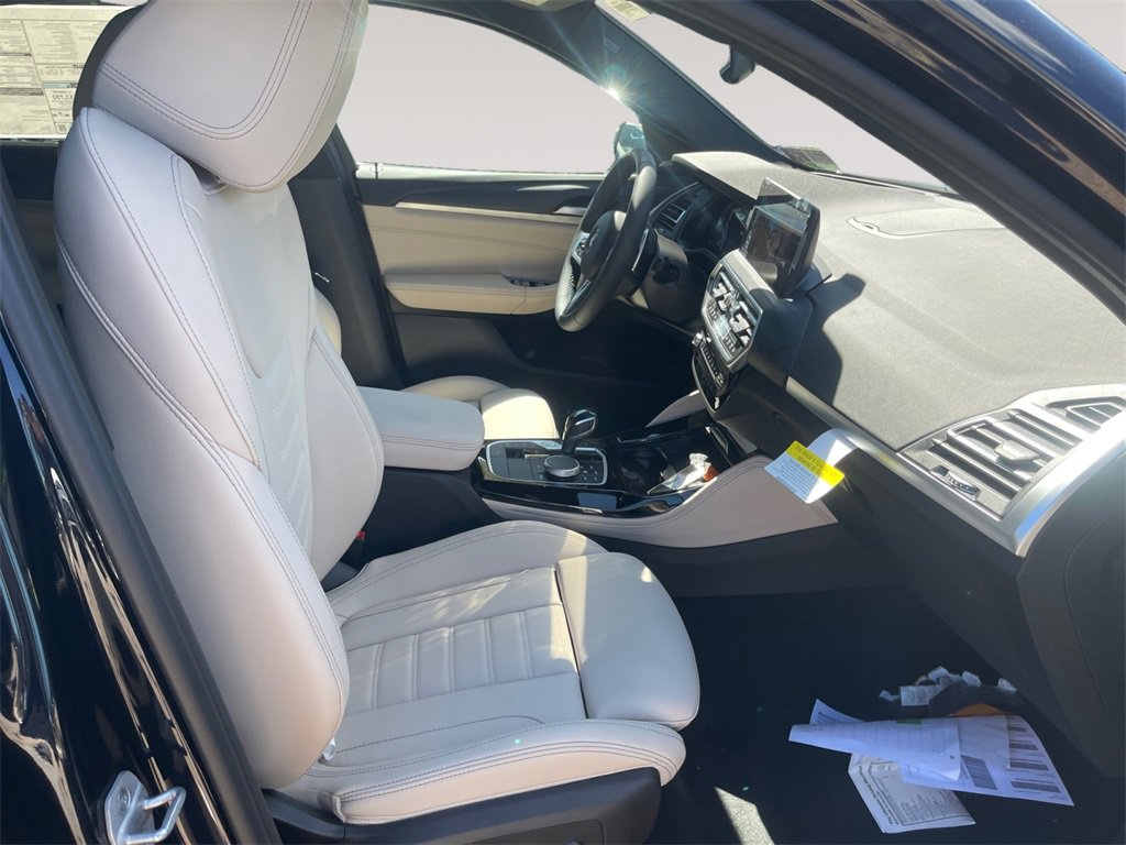 New 2025 BMW X4 xDrive30i w/ Premium Package image 15