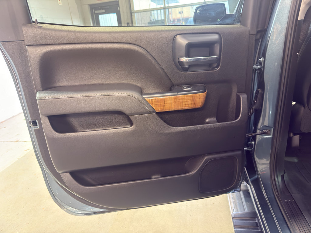 Used 2014 GMC Sierra 1500 SLT w/ SLT Crew Cab Value Package AWD/4WD image 30