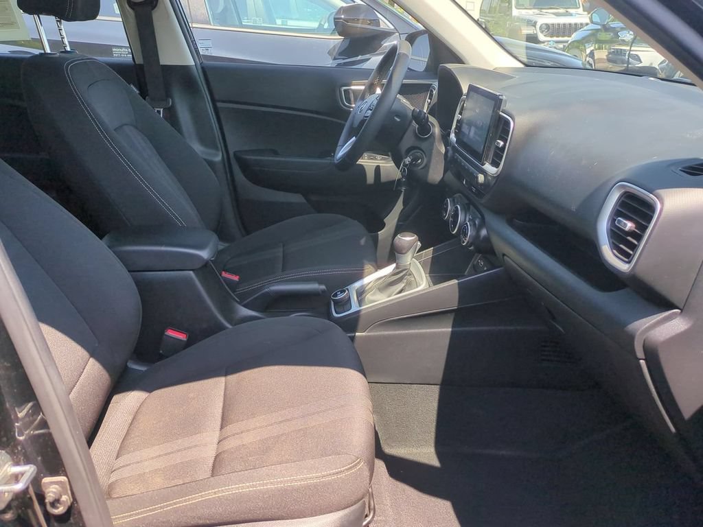 Certified 2022 Hyundai Venue SEL w/ Cargo Package FWD image 26