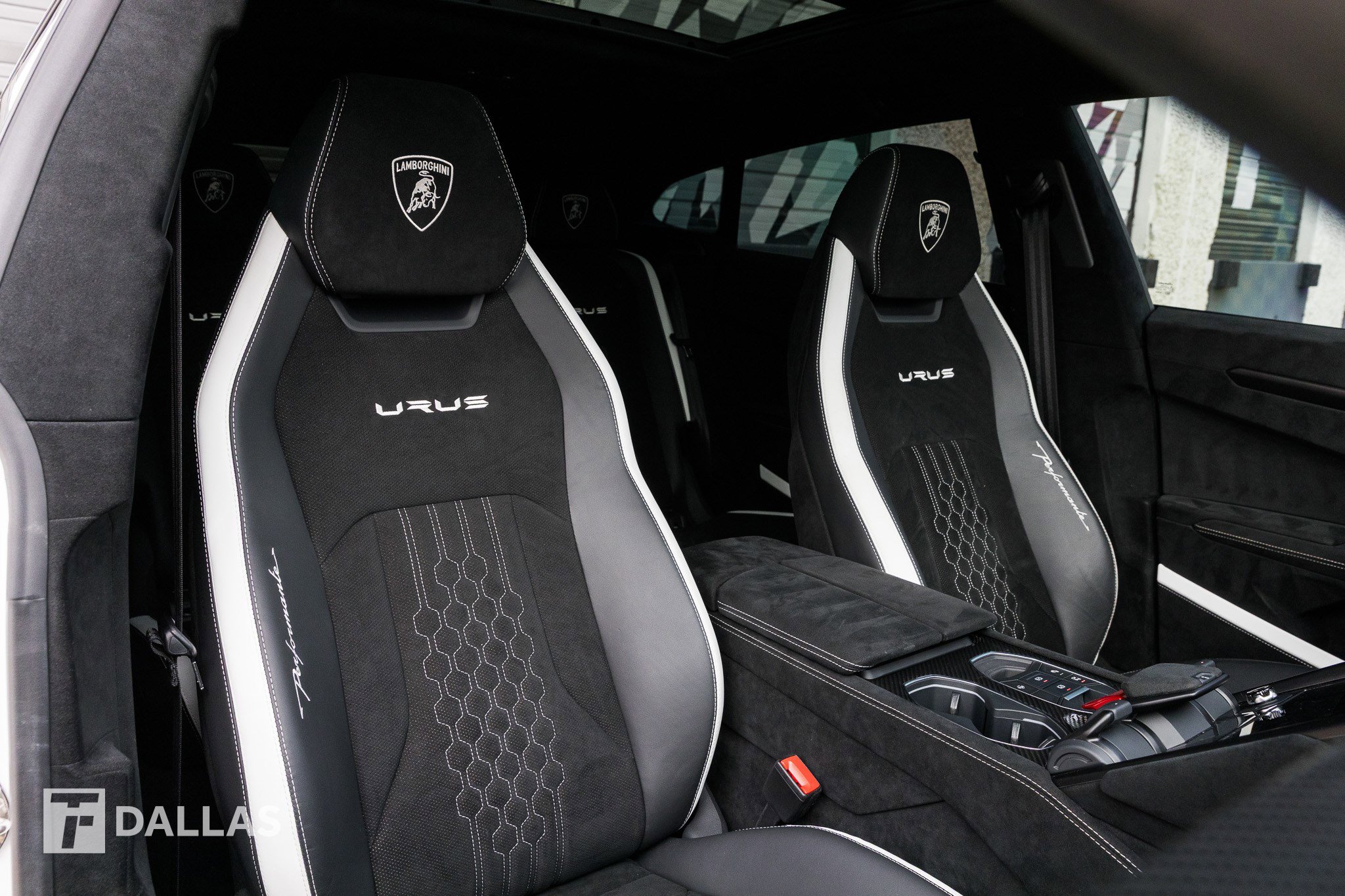 Used 2023 Lamborghini Urus Performante image 46