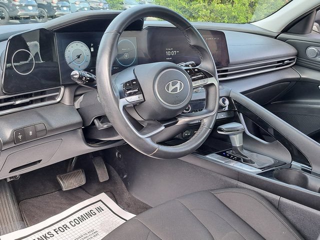Used 2024 Hyundai Elantra SEL w/ Convenience Package FWD image 8