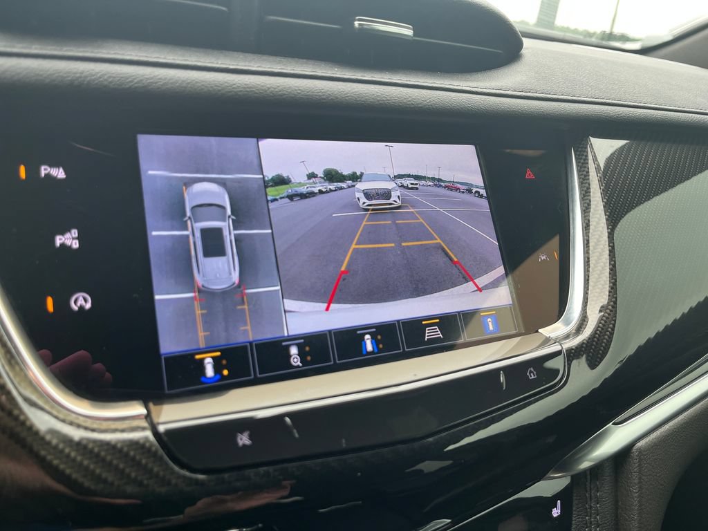 Used 2023 Cadillac XT6 Sport w/ Technology Package AWD/4WD image 18