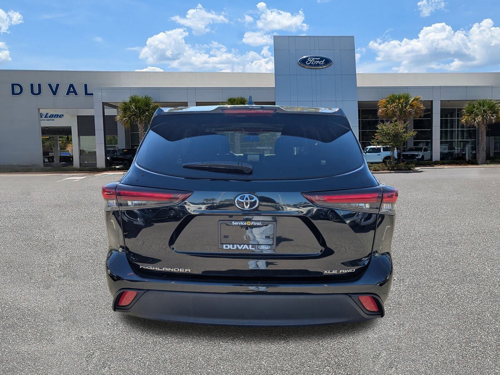 Used 2024 Toyota Highlander XLE image 5