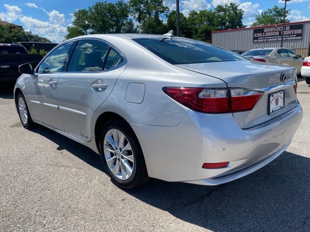 Used 2013 Lexus ES 300h w/ Luxury Pkg FWD image 4