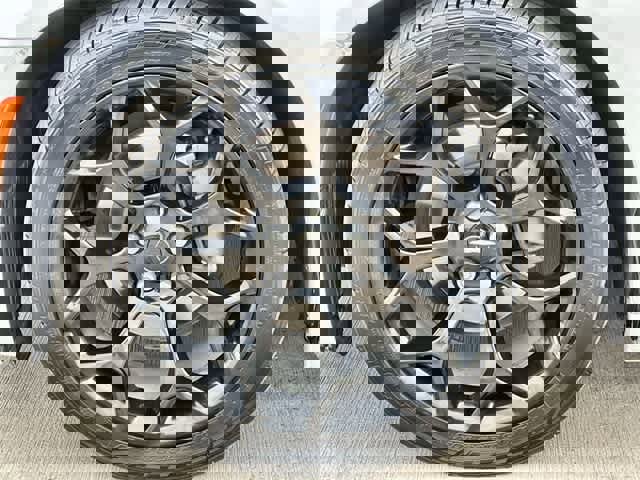 Used 2018 Chrysler 300 S image 9