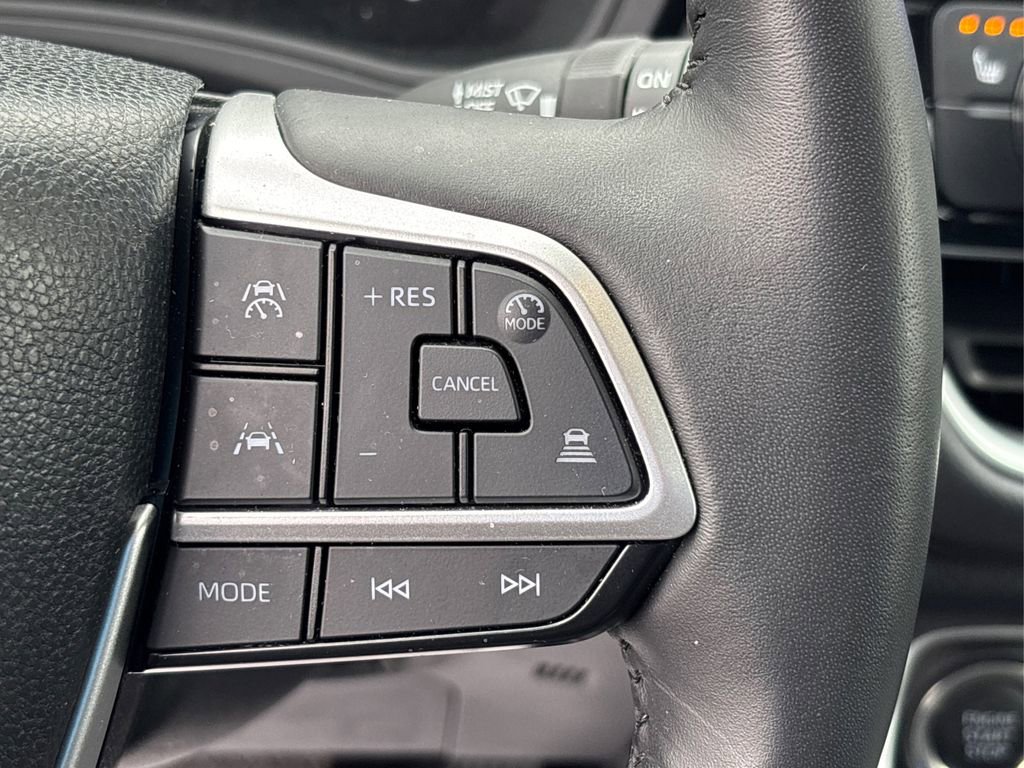 Used 2025 Toyota Grand Highlander XLE image 23