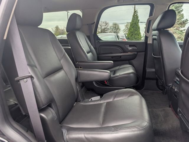 Used 2013 Cadillac Escalade Luxury image 20