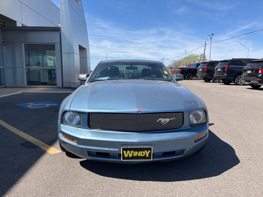Used 2005 Ford Mustang Coupe RWD image 3