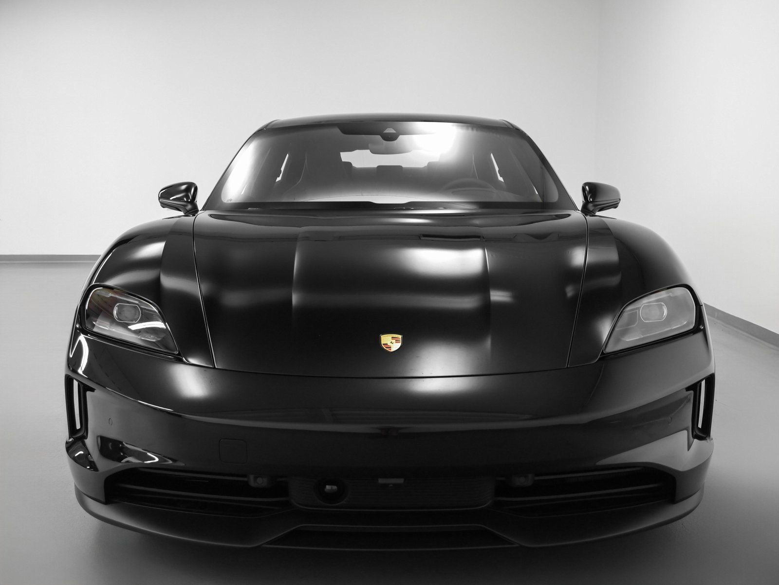 New 2026 Porsche Taycan image 8