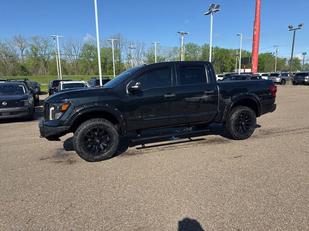 Used 2019 Nissan Titan SL w/ Midnight Edition AWD/4WD image 6