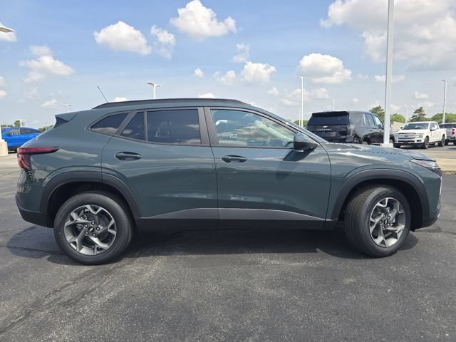 New 2026 Chevrolet Trax LT w/ LT Convenience Package FWD image 17