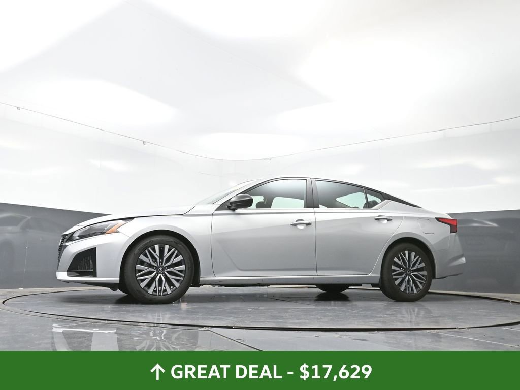 Used 2024 Nissan Altima 2.5 SV image 53