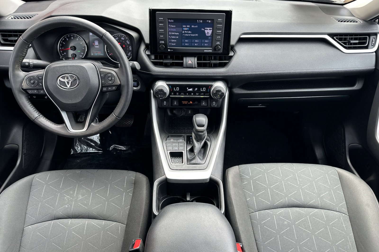 Used 2022 Toyota RAV4 XLE w/ XLE Grade Weather Package AWD/4WD image 13