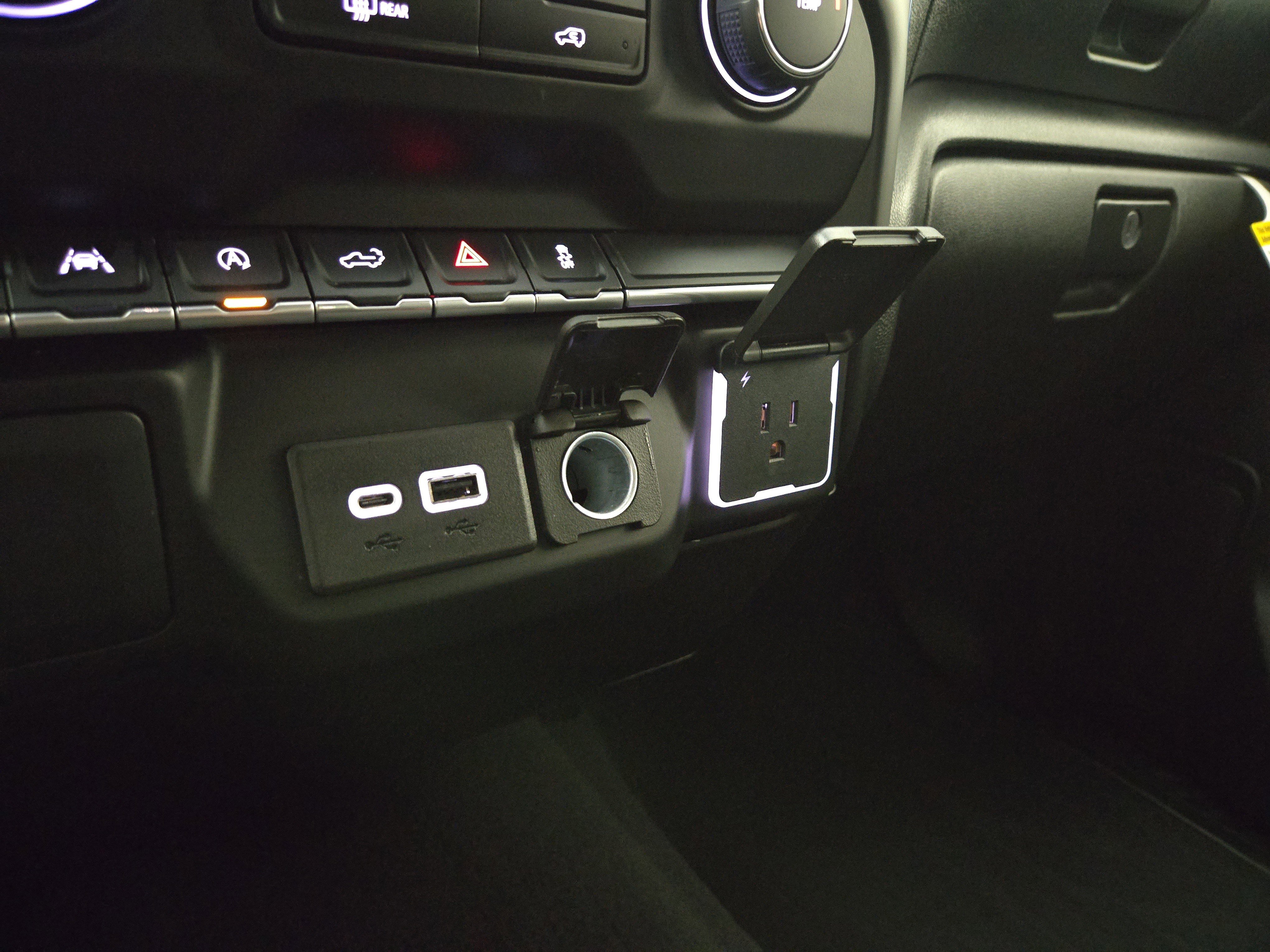 Used 2022 Chevrolet Silverado 1500 Custom w/ LPO, Dark Essentials Package image 25