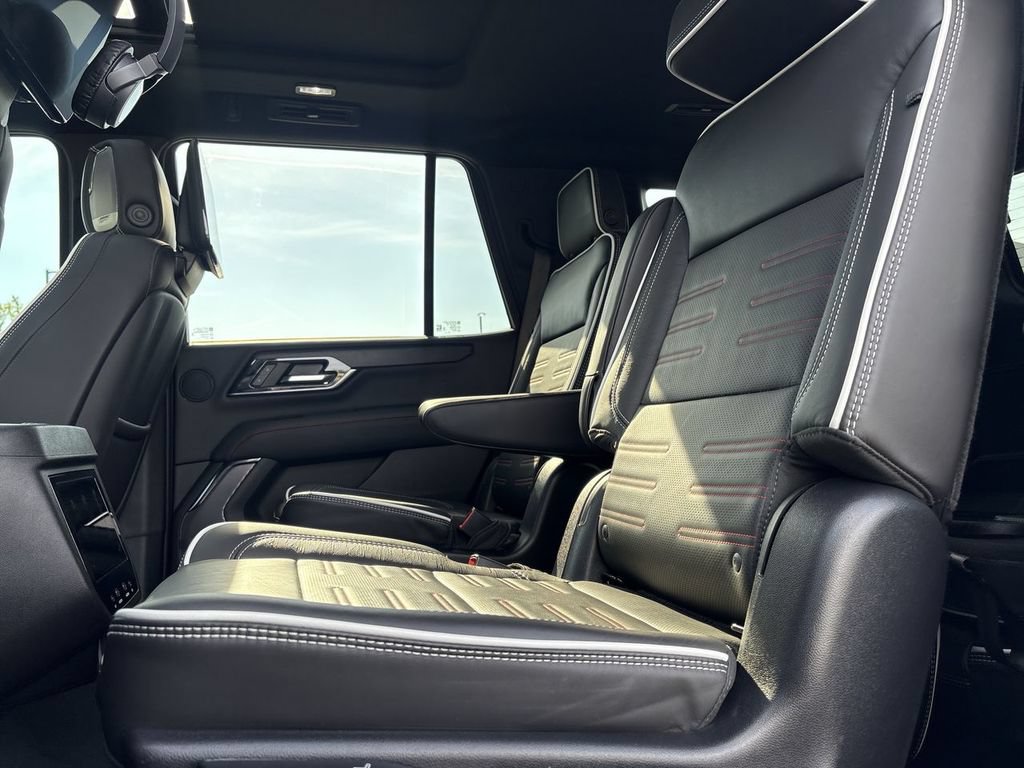 Used 2025 GMC Yukon AT4 Ultimate w/ LPO, Floor Liner Package AWD/4WD image 15